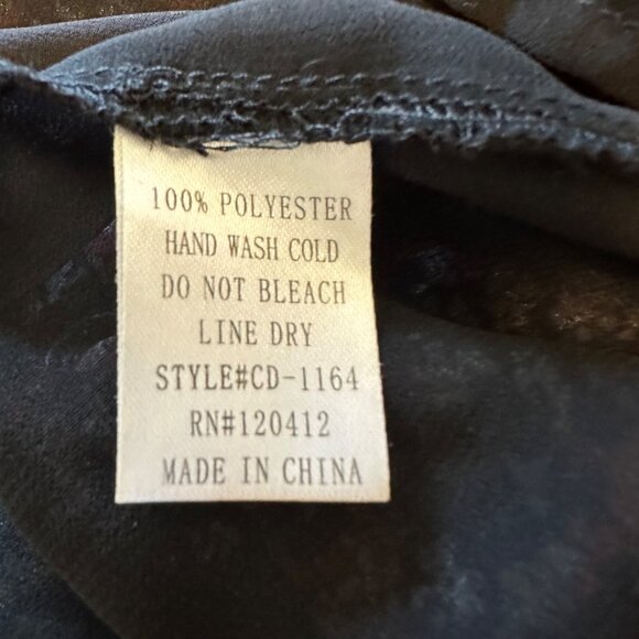 Sylvie & Mado Women's Floral V-Neck Button Details Mini Dress Size M - Picture 8 of 8